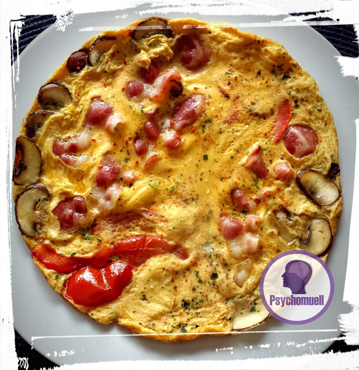 Frühstück: Omelette mit Speck u. Champignons
