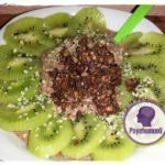 overnight-oats-banane-schoko-mit-kiwi-u-knusper-muesli-topping